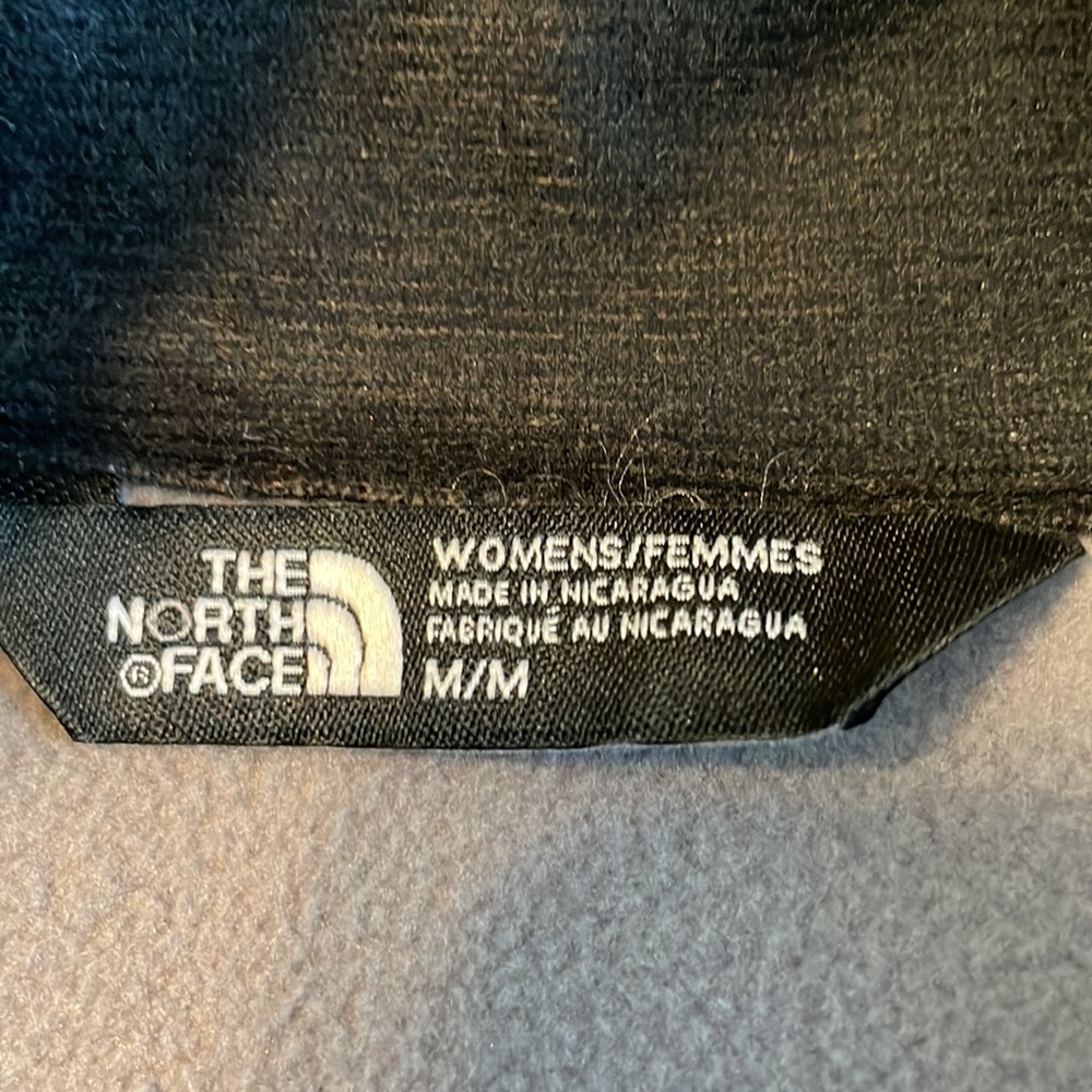 The North Face Womens Lined Windproof/Waterproof … - image 2